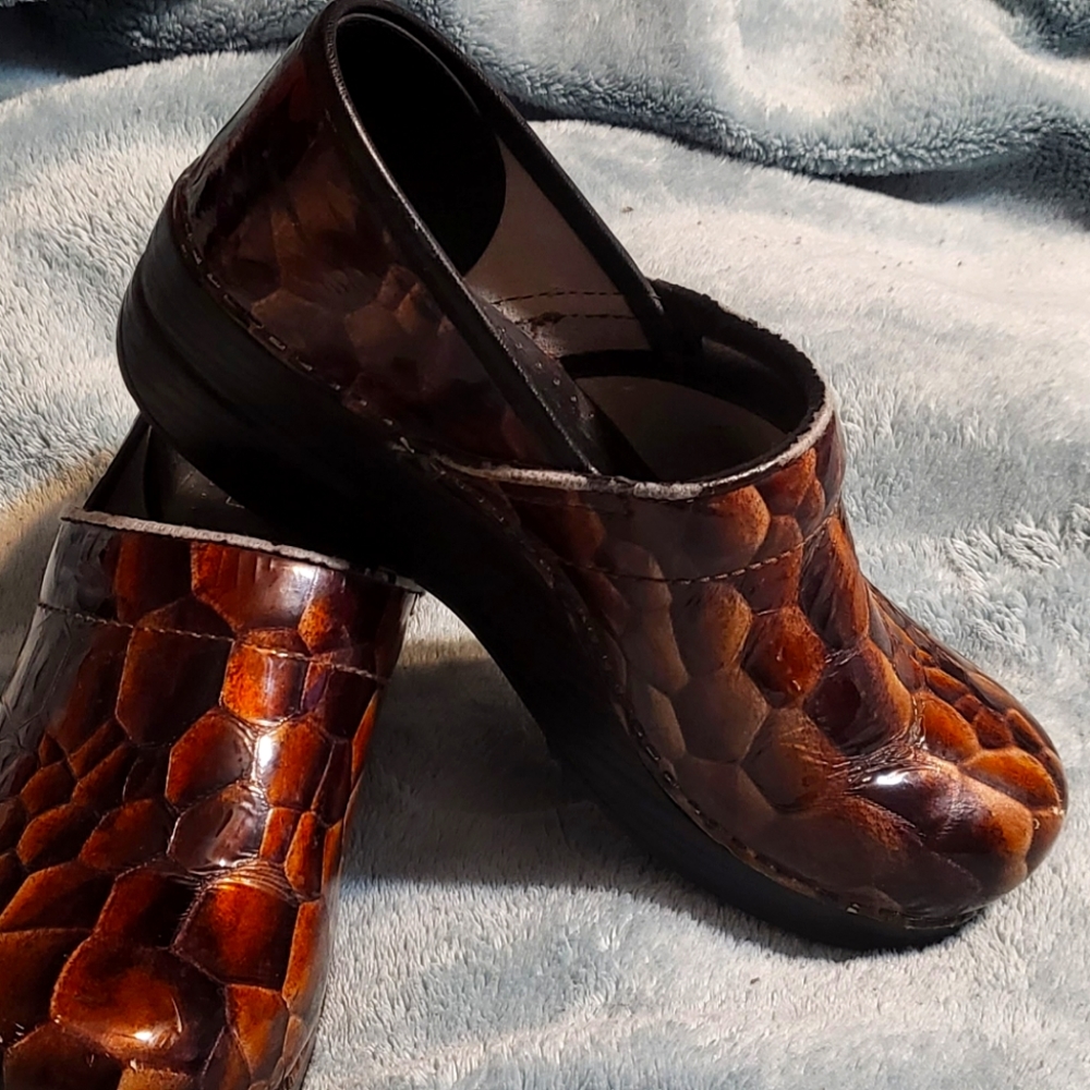 DANSKO clogs size 39/US 9 swirl brown